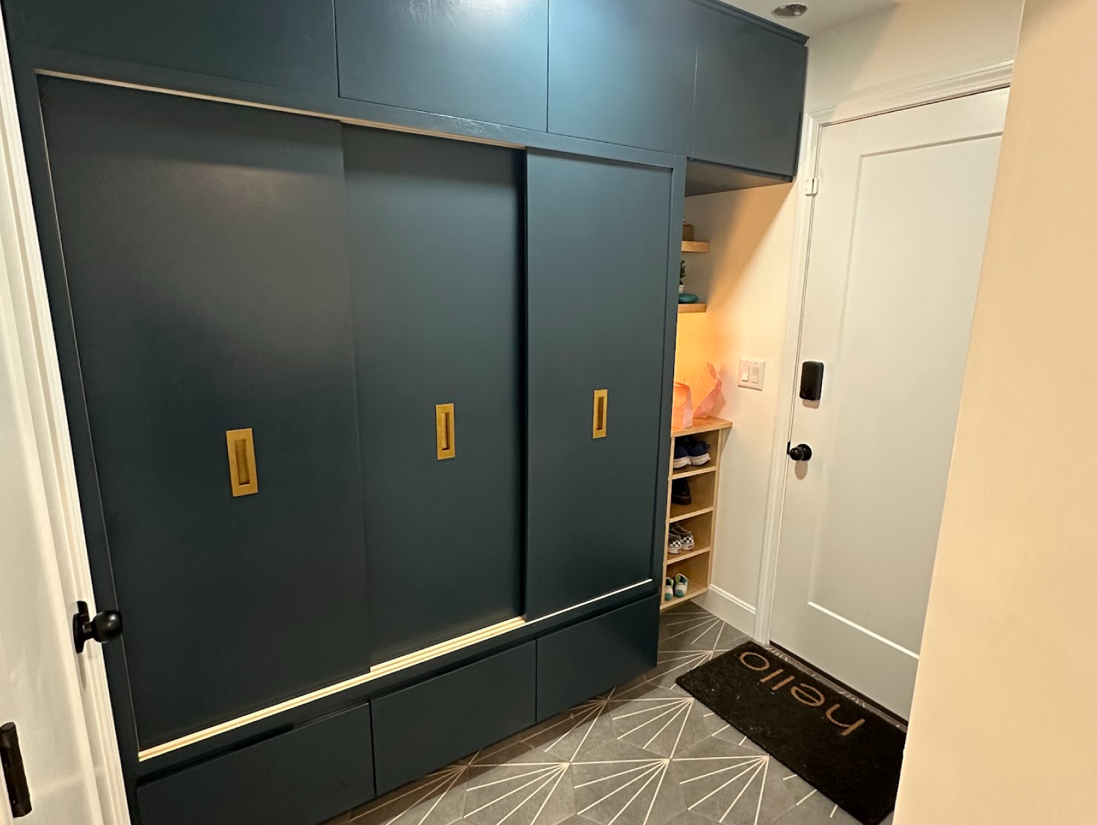 custom entryway cabinets